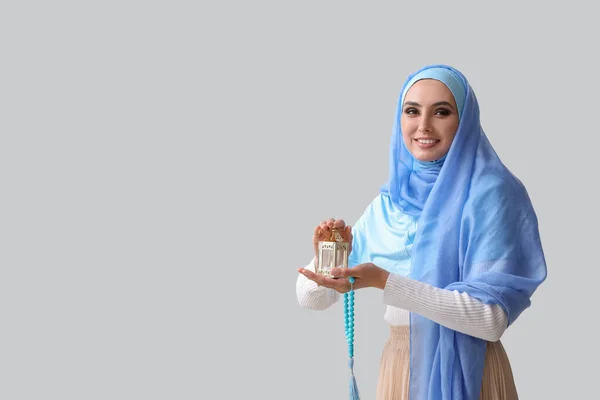 Young Muslim Woman Lantern Prayer Beads Light Background Islamic New — Stock fotografie