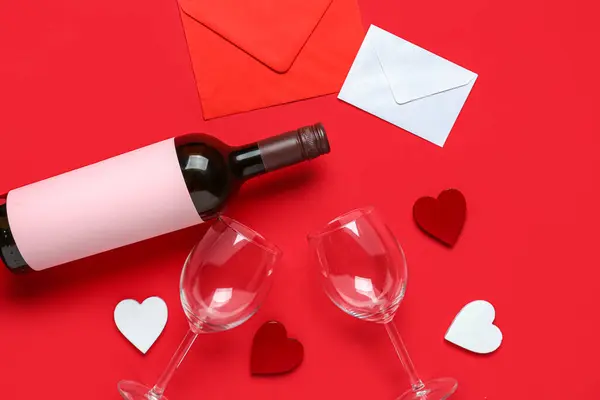 Bottle Wine Glasses Envelopes Hearts Red Background Valentine Day Celebration — Photo
