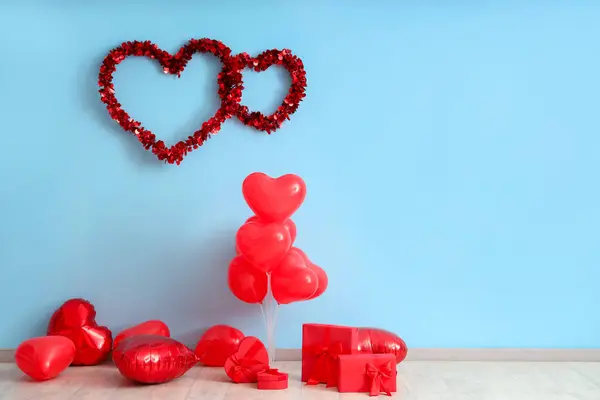Heart Shaped Balloons Gift Boxes Blue Wall Valentine Day Celebration — Stok fotoğraf