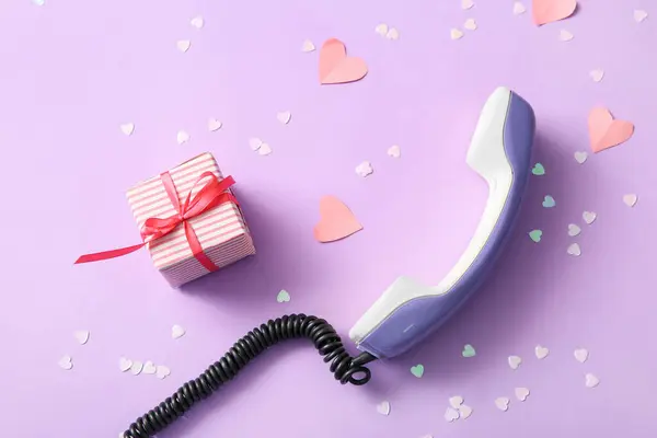 Composition Vintage Telephone Handset Hearts Gift Valentine Day Celebration Color — стоковое фото