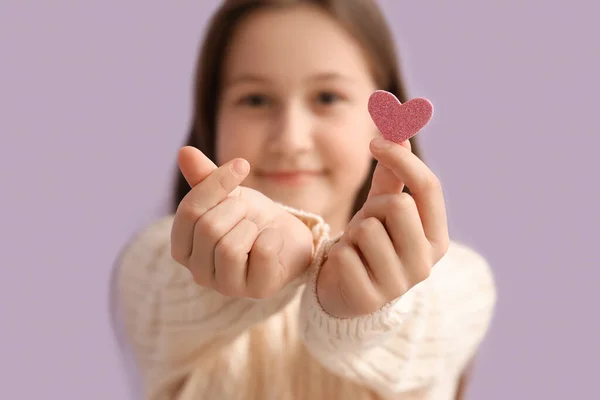 Cute Little Girl Making Heart Fingers Decoration Lilac Background Valentine — 图库照片