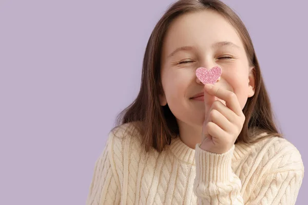 Funny Little Girl Paper Heart Lilac Background Valentine Day Celebration — 图库照片