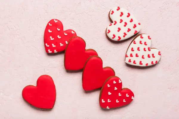 Νόστιμα Μπισκότα Σχήμα Καρδιάς Ροζ Φόντο Grunge Γιορτή Του Αγίου — Φωτογραφία Αρχείου