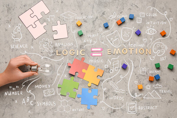 Мбаппе с лампочкой, словами LOGIC, EMION, кубиками и кусочками пирога на тертом фоне