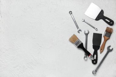 Beyaz arkaplanda inşaat araçları kümesi