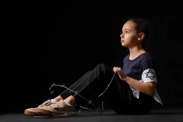 Little Jewish Girl Barbed Wire Sitting Black Background International Holocaust — Stock Photo, Image