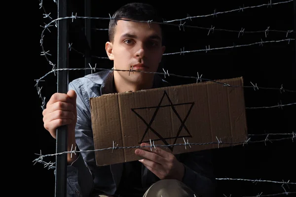 Young Jewish Man Holding Paper David Star Barbed Wire Black — Stock Photo, Image