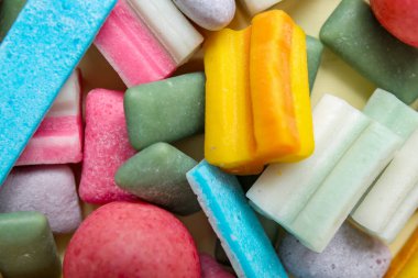 Arkaplan olarak farklı renk sakız çiğneme