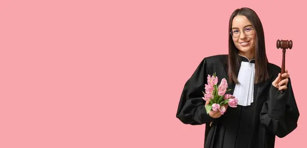 Female Judge Holding Flowers Pink Background Space Text International Women — Stock Photo, Image