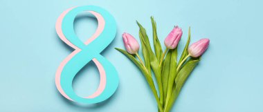 Bir buket lale ve açık mavi arka planda 8 numara. Uluslararası Kadınlar Günü Kutlaması Sancağı