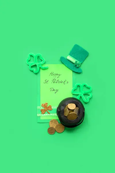 Пота Золотыми Монетами Праздничная Открытка Декор Зеленом Фоне Празднование Дня — стоковое фото
