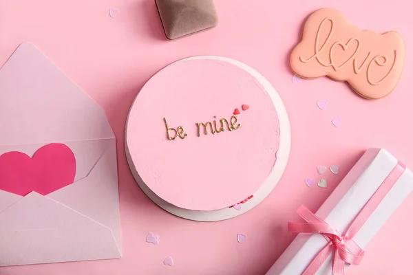 Ciasto Bento Kopertą Pudełko Różowym Tle Święto Walentynek — Zdjęcie stockowe