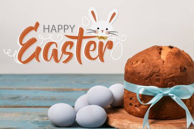 Geleneksel pasta ve boyalı yumurtalarla Mutlu Paskalyalar için bayrak