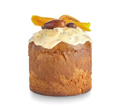 Beyaz arka planda kurumuş meyveli Paskalya pastası