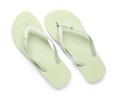 Beyaz arka planda yeşil kadın terlikleri