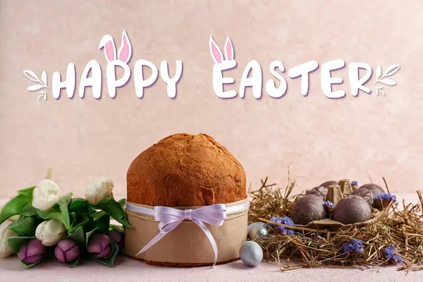 Geleneksel pasta, boyanmış yumurta ve lale çiçekleriyle Mutlu Paskalyalar için bayrak