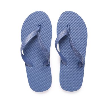 Beyaz arka planda mavi kadın terlikleri