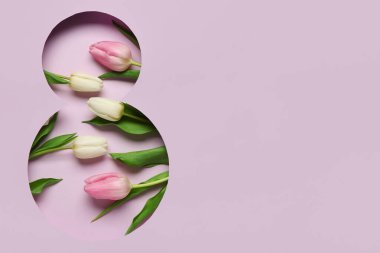 Leylak arka planında güzel laleleri olan figür 8 şeklinde kesilmiş kağıt. Uluslararası Kadınlar Günü