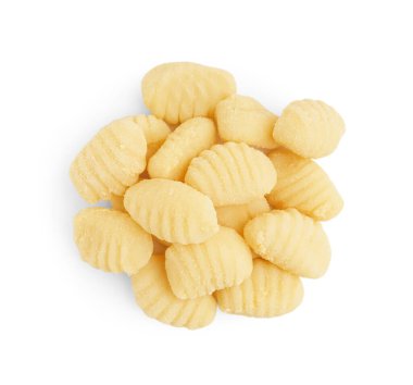 Beyaz arkaplanda lezzetli gnocchi yığını