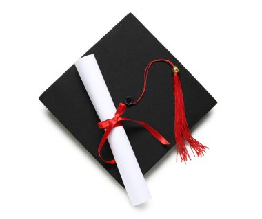 Havan tahtası ve diploma beyaz arka planda