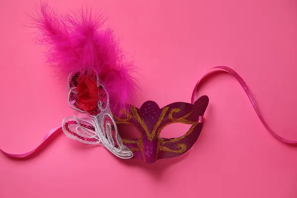 Máscara Carnaval Sobre Fondo Rosa —  Fotos de Stock