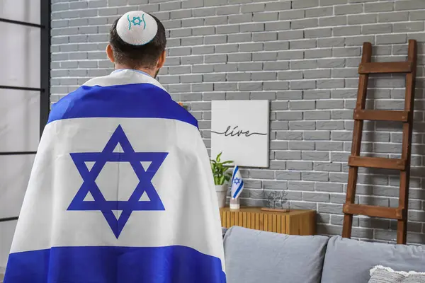 Young Jewish Man Hat Flag Israel Home Back View — Stock Photo, Image