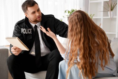 Erkek polis memurunun evinde kurbanı var.