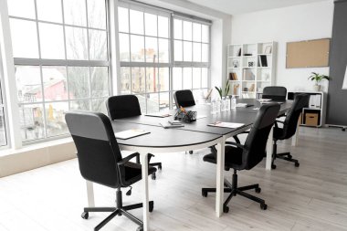 Ofis içi masa toplantısı için hazırlandı.