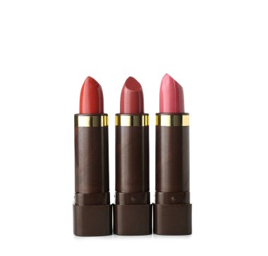 Beyaz arkaplanda güzel renk rujları