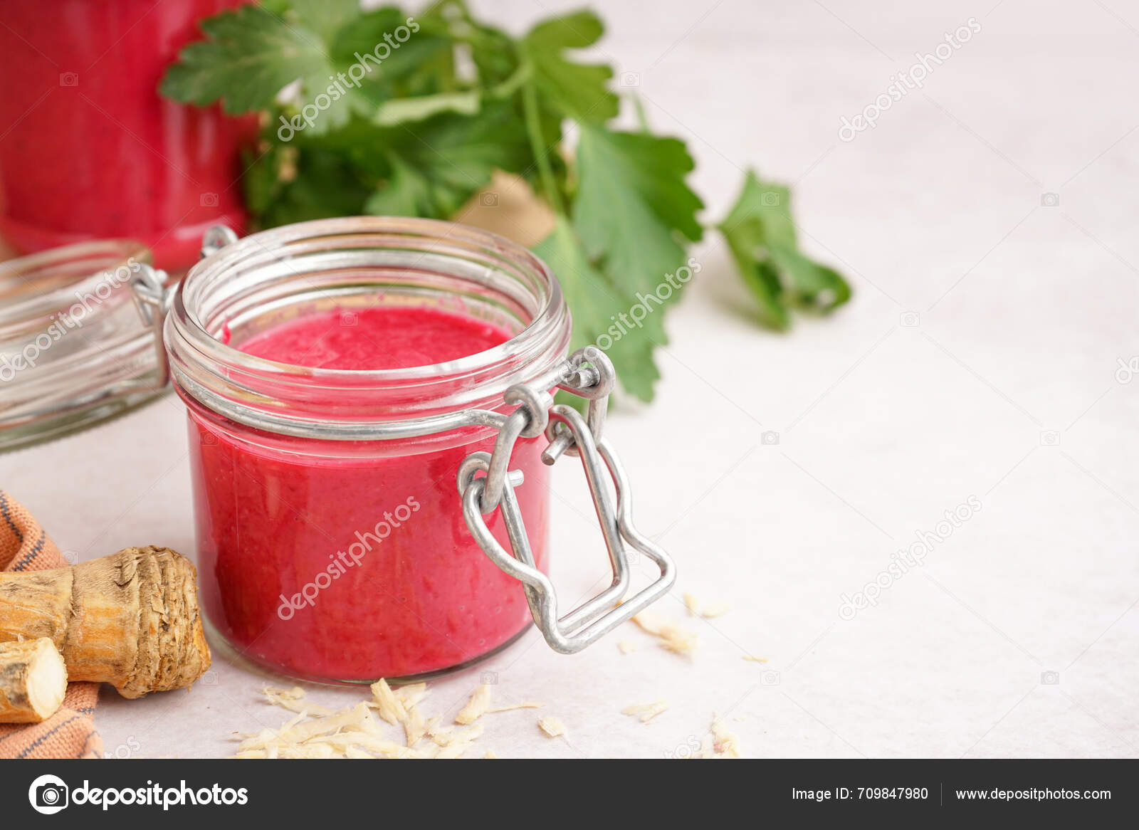 Horseradish Sauce Beet Jar Horseradish Root White Table — Stock Photo