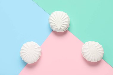 Renkli arkaplanda tatlı bir zephyr