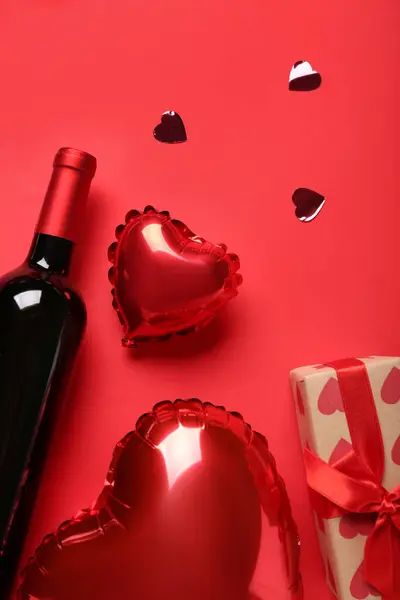 Ballons Air Forme Coeur Avec Bouteille Vin Boîte Cadeau Sur — Photo