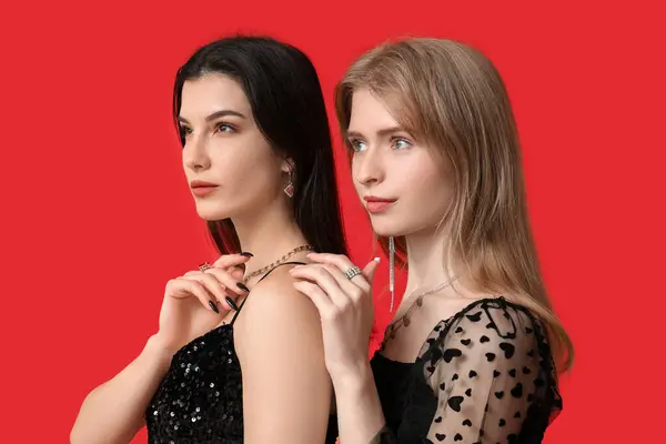 Beautiful Young Women Stylish Jewelry Red Background — Stock Photo, Image