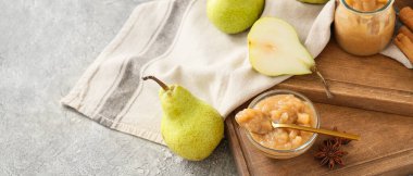 Gri zemin üzerinde armut reçeli ve metin için boşluk