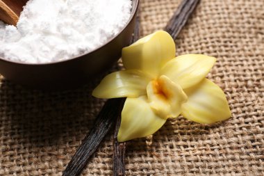 Güzel vanilya çiçeği, Çubuklar ve toz çuval kumaş, yakın çekim