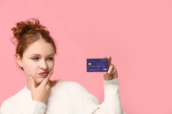 Thoughtful Young Woman Credit Card Pink Background — Stock Photo, Image