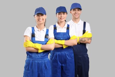 Hafif arkaplanda temizlik işçileri