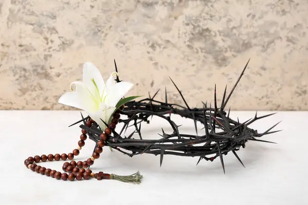 Crown Thorns Lily Prayer Beads White Table Light Wall — Stock Photo, Image
