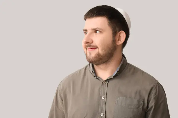 Young Jewish Man Hat Light Background — Stock Photo, Image