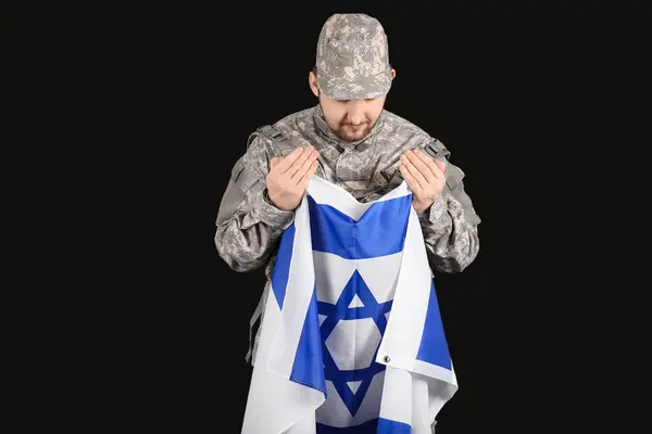 Male Jewish Soldier Flag Israel Black Background — Stock Photo, Image