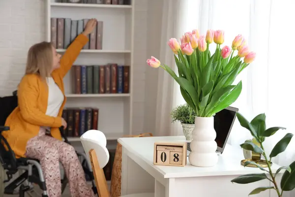 Calendar Date International Women Day Tulips Table Home Closeup — Stock Photo, Image