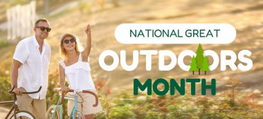 Parkta bisikletli olgun bir çiftle Ulusal Açık Hava Ayının afişi