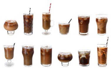 Beyaz arka planda lezzetli buzlu kahve seti