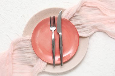 Beyaz arkaplanda güzel tablo ayarı