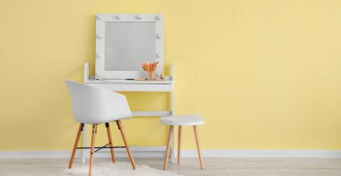 Modern soyunma odasının şık bir iç mekanı. Tasarım için pankart