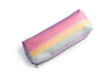 Beyaz arkaplanda renkli kalem kutusu