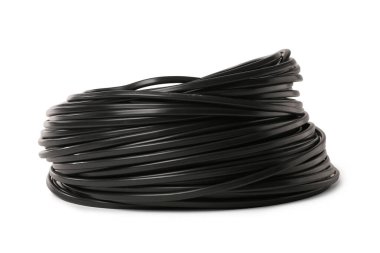 Beyaz arkaplanda yuvarlanan kablo