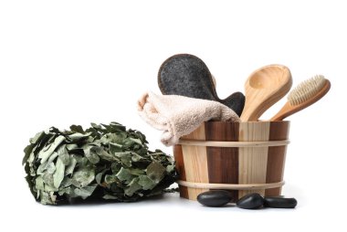 Sauna için beyaz arkaplanda izole edilmiş aksesuarlar