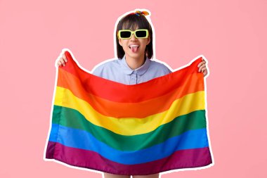Pembe arka planda LGBT bayrağı olan mutlu genç lezbiyen