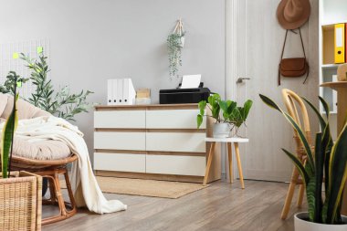 Hafif ofis içinde klozet üzerine modern yazıcı